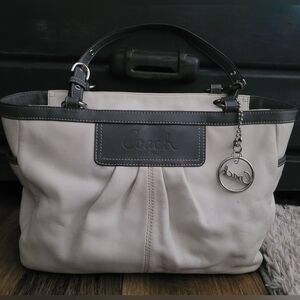 Vintage Coach Gray and White Women's Bag